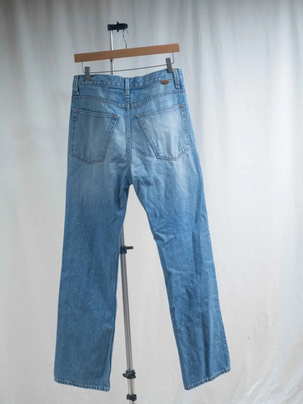 Jamie Haller The Crease Jean in Worn Indigo - Picture 4 of 11